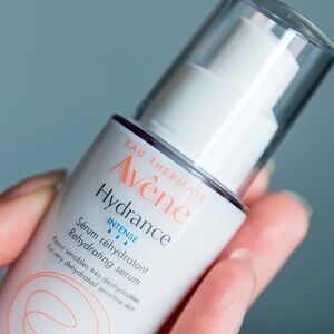Avène Hydrance Boost concentrated hydrating serum 5ml New serum In box! GWP